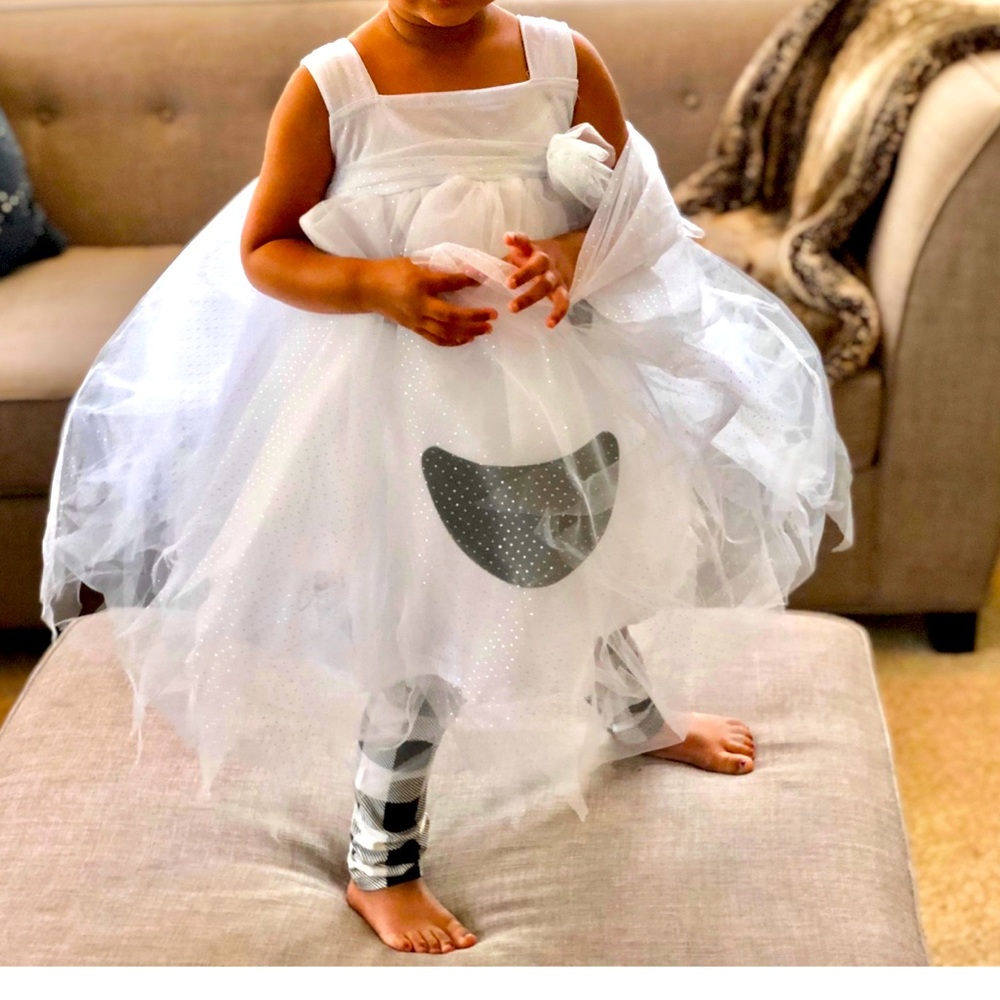 Pottery barn light up ghost costume in great condition with no spots are tears